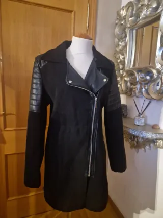 Abrigo de paño negro