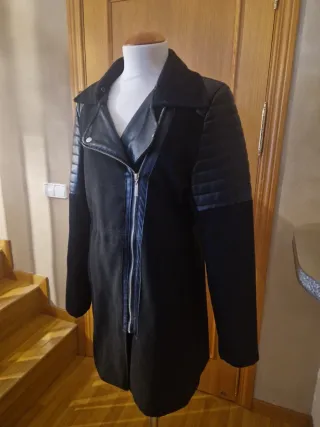 Abrigo de paño negro