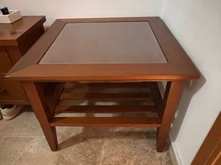 Due tavoli in legno massello in ottime condizioni