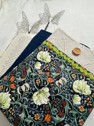 Funda de libro artesanal