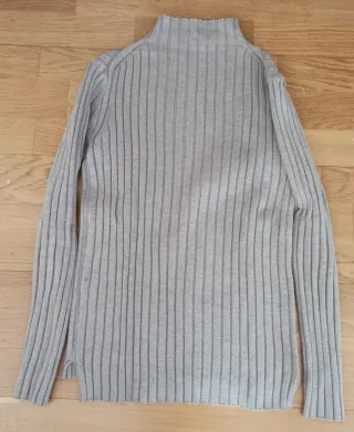 Jersey beige de cuello alto