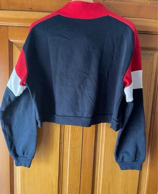 Sudadera corta con cremallera y bloques de color