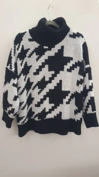 Jersey Oversize Negro y Blanco