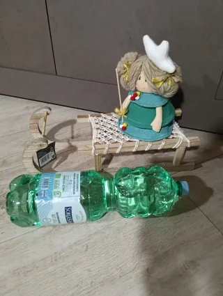 Slittino decorativo in legno e macramè