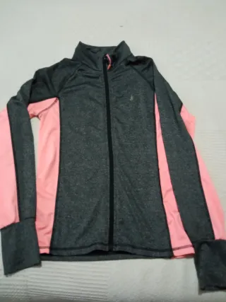 Chaqueta deportiva mujer gris y rosa