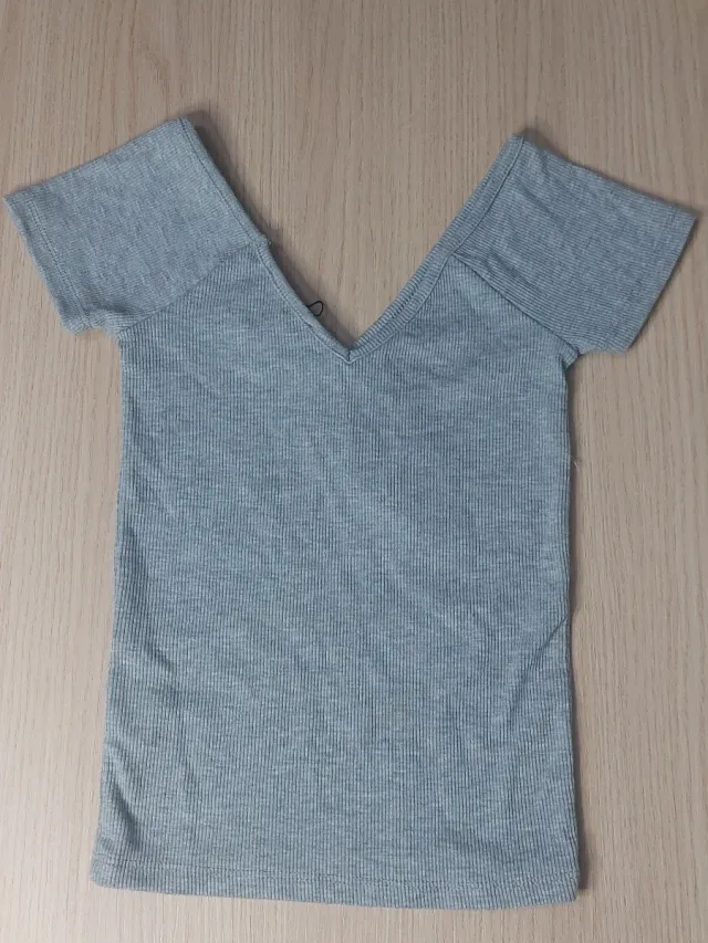 Top con escote en pico