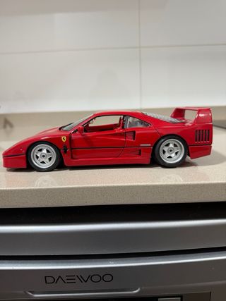 Ferrari F40 Escala 1:18