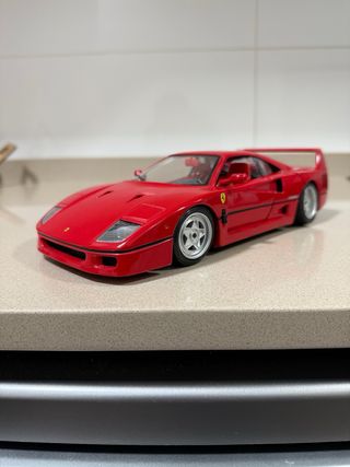 Ferrari F40 Escala 1:18