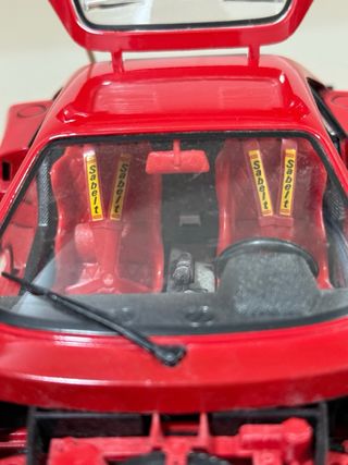 Ferrari F40 Escala 1:18
