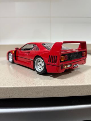 Ferrari F40 Escala 1:18