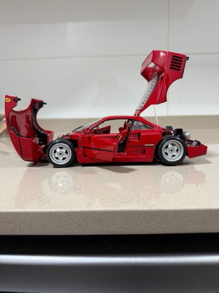 Ferrari F40 Escala 1:18