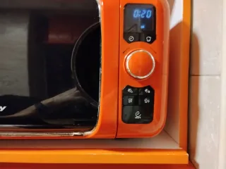 Microondas Naranja Marca Candy