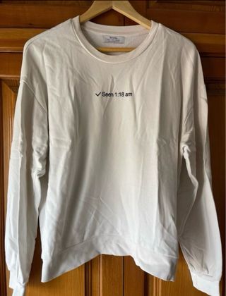 Sudadera Bershka blanca Seen 1:18 am