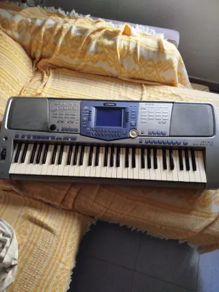 Teclado Yamaha PSR-1100 para piezas