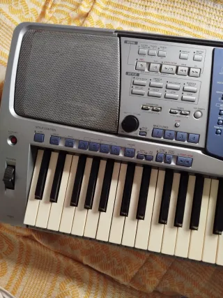 Teclado Yamaha PSR-1100 para piezas