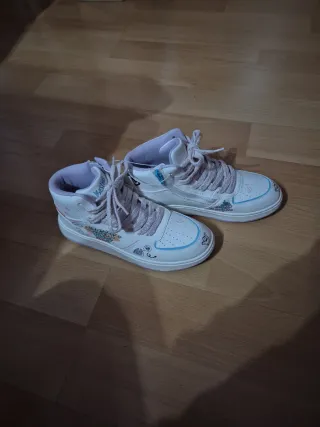 Botín deportivo Zara rosa y blanco