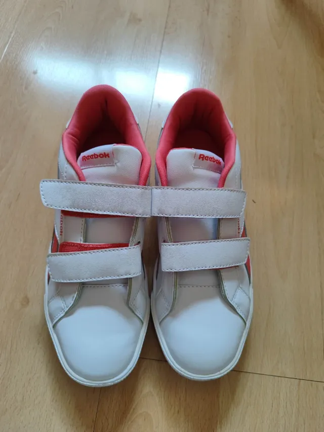 Zapatillas Reebok Velcro Blancas y Rojas