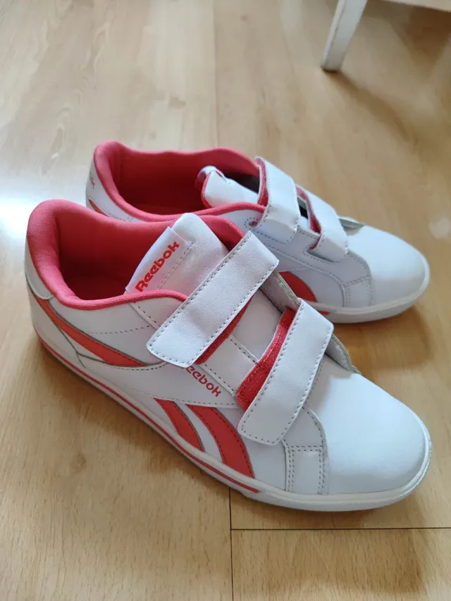 Zapatillas Reebok Velcro Blancas y Rojas