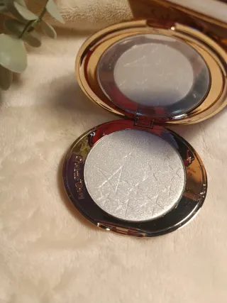 Iluminador Charlotte Tilbury Dorado y Plateado