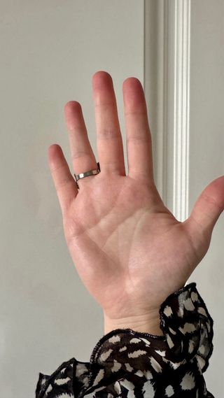 Anillo Lazo Rayas Rojas y Beige