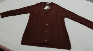 Rebeca cárdigan marrón Stradivarius