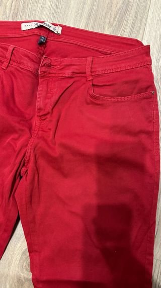 Vaqueros Zara Rojos