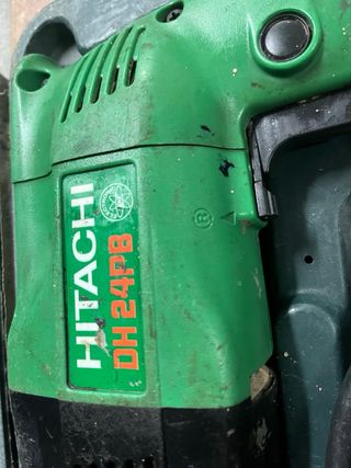 Martillo Perforador Hitachi con Brocas