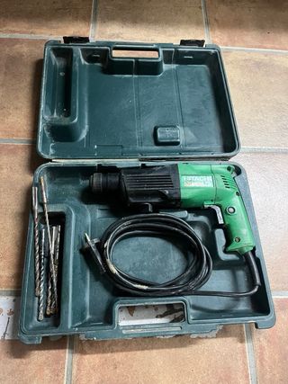 Martillo Perforador Hitachi con Brocas