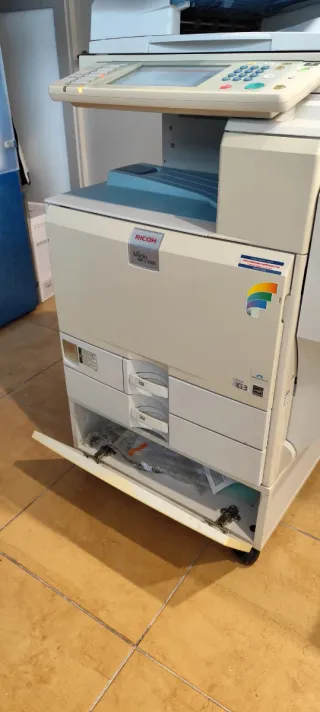 Impresora y Fotocopiadora Ricoh Multifunción