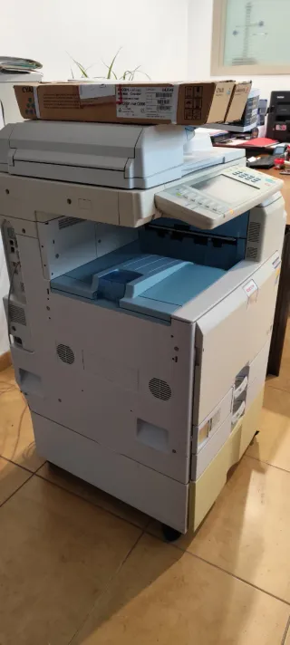 Impresora y Fotocopiadora Ricoh Multifunción