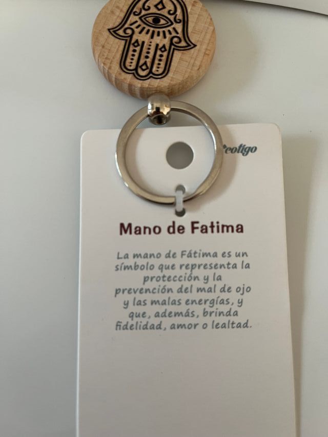 Llavero Mano de Fátima de Madera | Protección