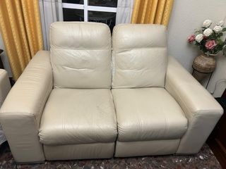 sofas 3+2 de piel en color beige