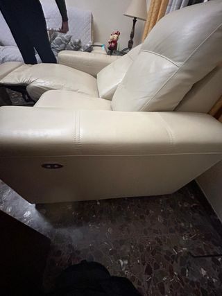 sofas 3+2 de piel en color beige