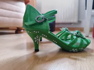 Zapatos tacón verde brillantes