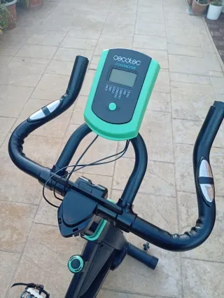 Bicicleta Estática Negra y Verde