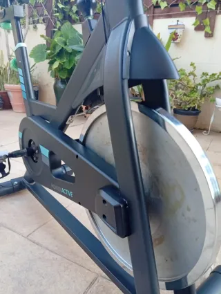 Bicicleta Estática Negra y Verde