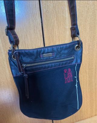 Bolso bandolera Desigual negro y rosa