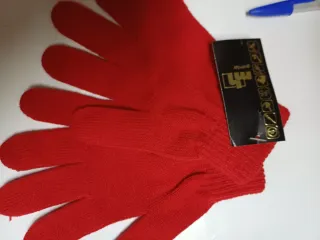 Guantes de lana rojos