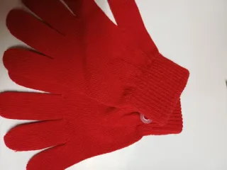 Guantes de lana rojos