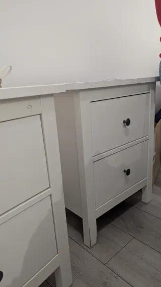 2 Mesitas de noche Hemnes IKEA blanca