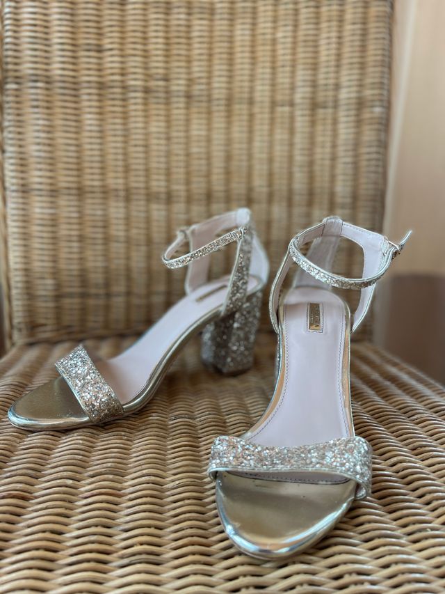 Sandalias doradas Carvela Talla 38