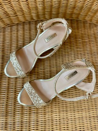 Sandalias doradas Carvela Talla 38
