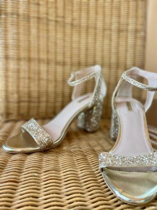 Sandalias doradas Carvela Talla 38