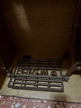 Máquina de coser SIGMA antigua
