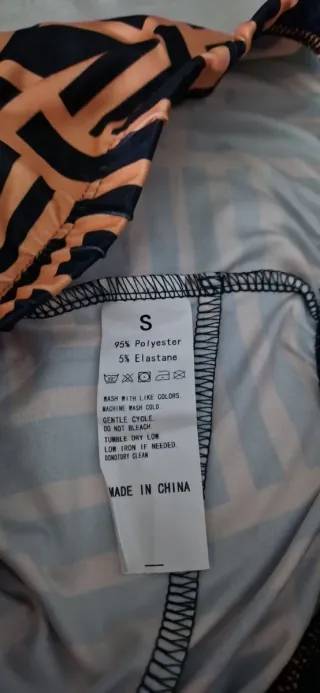 Leggings de licra con estampado geométrico nuevo.