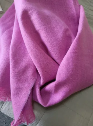 Bufanda manta Parfois rosa con volantes