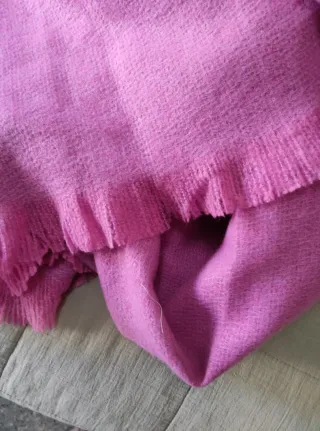 Bufanda manta Parfois rosa con volantes