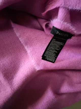 Bufanda manta Parfois rosa con volantes