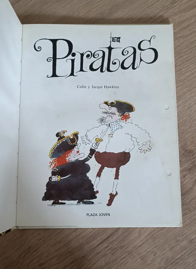 Lote x 4 COLIN HAWKINS, Brujas, Piratas, Vampiros