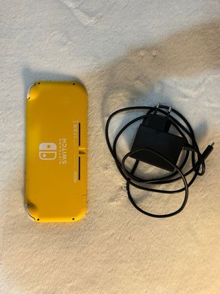 Nintendo Switch Lite + Animal Crossing